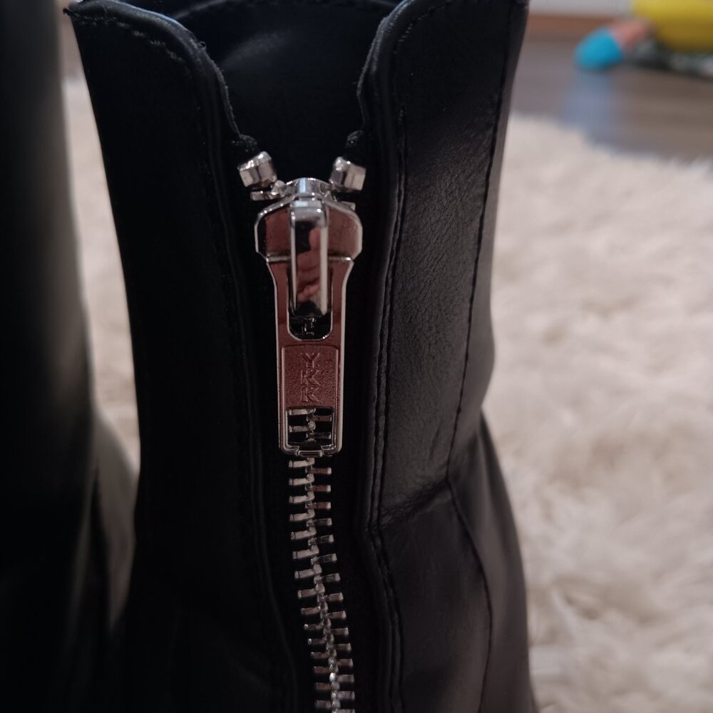 Womans black combat boots / Size 9 / Black - Picture 2 of 8